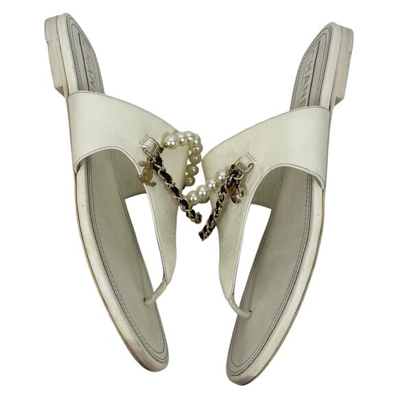 Chanel Pearl & Chain CC Logo Embellished Thong Sandal White Size 40 - Picture 8 of 14